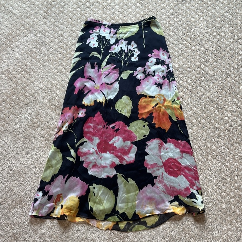 Dana Buchman Midi Skirt - Black with Pink and Green Floral size 4 - Picture 6 of 10